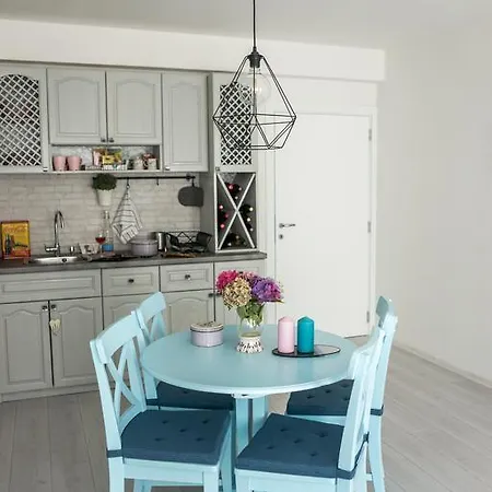 Lovely Full Of Charm And Coziness Διαμέρισμα *